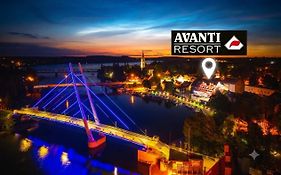 Avanti Resort Mikołajki , w centrum przy jeziorze i promenadzie, śniadanie , obiad lub obiadokolacja